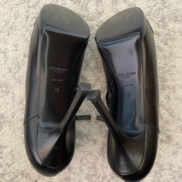 Yves Saint Laurent Tribute Platform Ankle Boots
Navy Blue Calf Leather - Picture 6 of 6